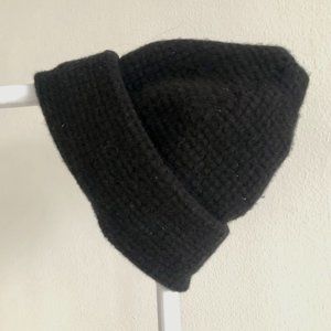 Everlane wool beanie – warm & small!